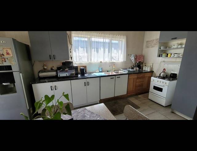 3 BEDROOM HOUSE FOR SALE IN FLORENTIA
